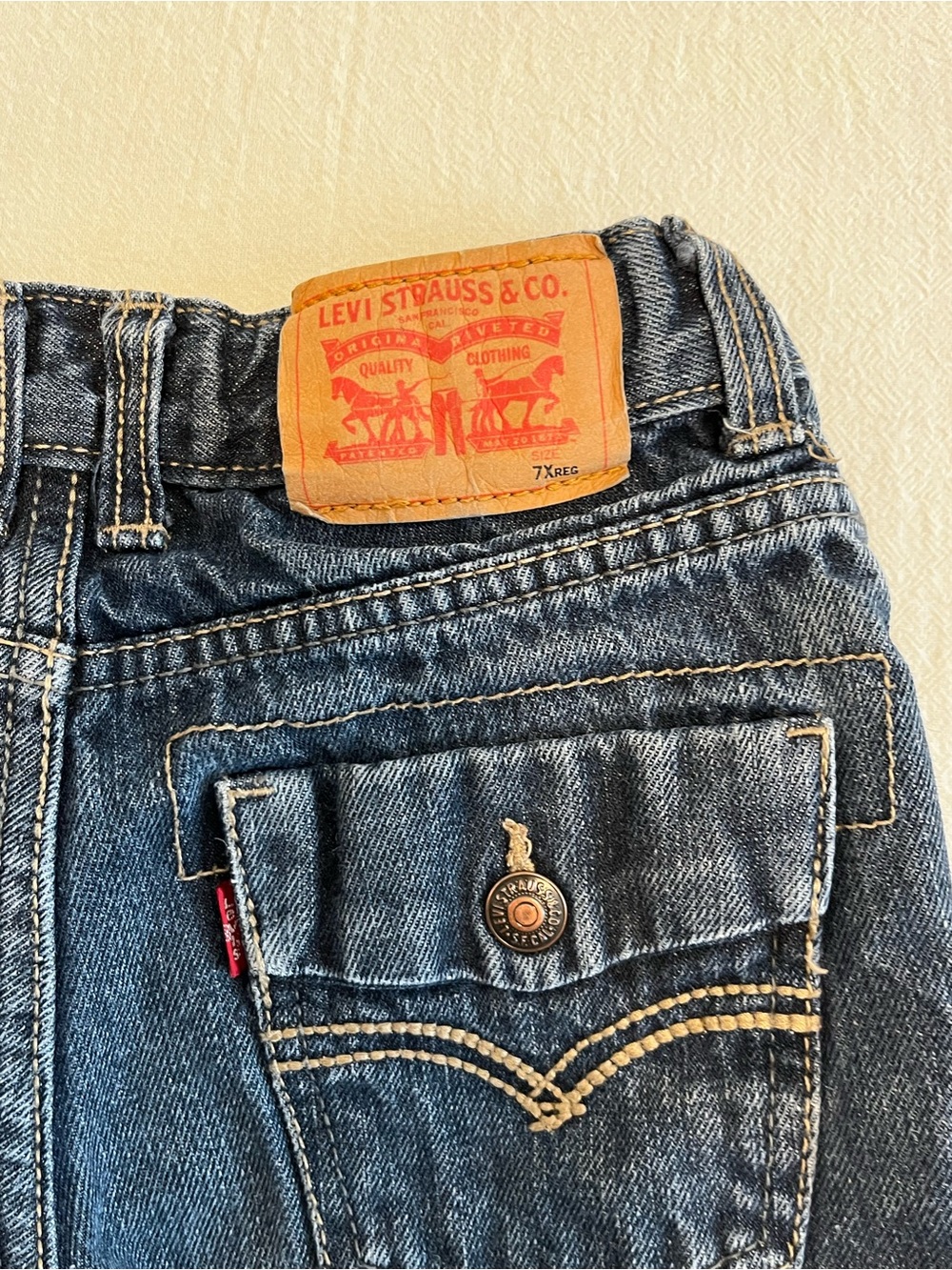 Levi’s Kids 7x Denin Jean Shorts Dark Wash Adjustable Waist Bermuda Flap Pockets - Picture 6 of 7
